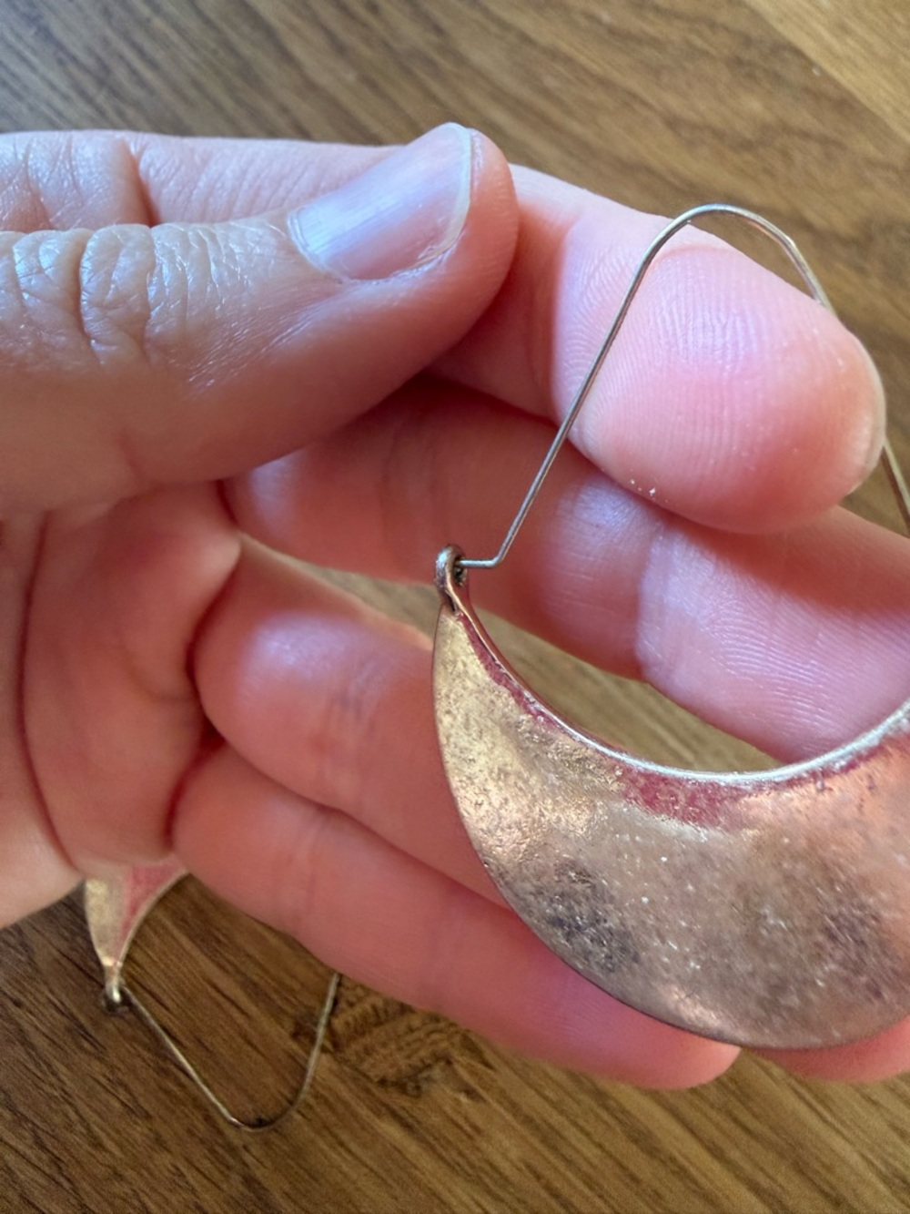 Vintage gold crescent earrings - Picture 4 of 6